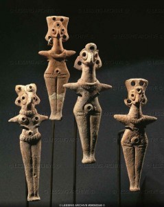 Four Astarte figurines Bird e66dd87eb1b0d0219ce35228721c3908
