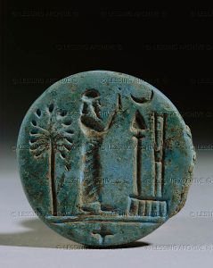 Neo Babylonian Seal. Priest before Marduk and Nabu. 08-02-11/ 1