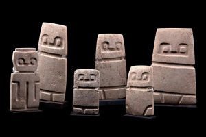 Valdivia stone idols. Dpi 9474 3